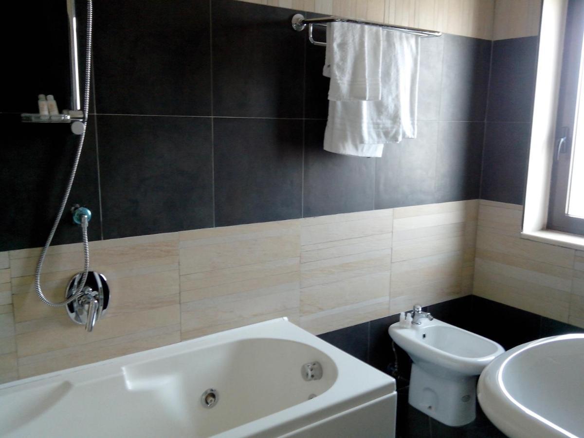 Hotel Briganti Qualiano Værelse billede